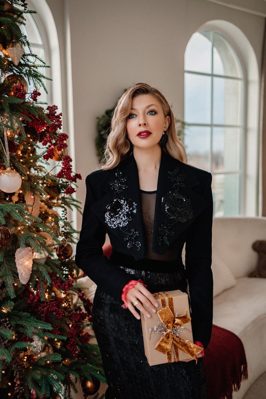 Black Cropped Wool Blazer with Hand Embroidery
